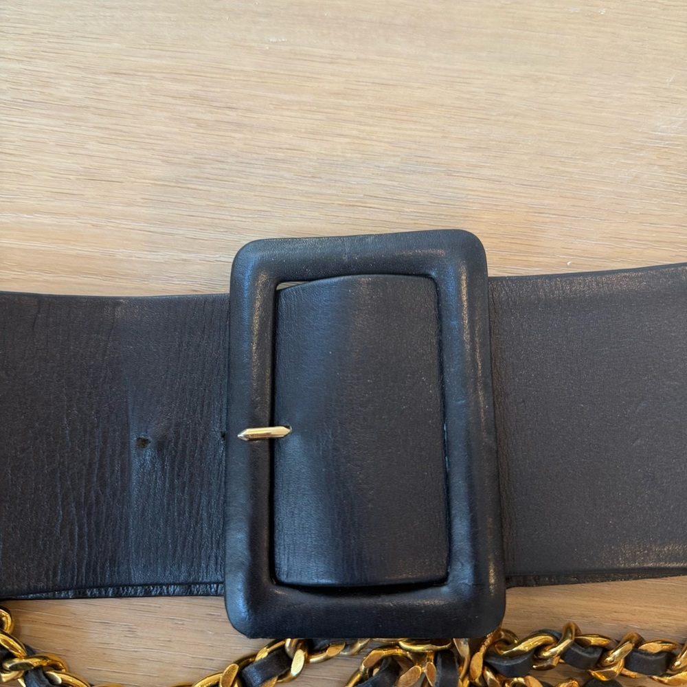 1993 Chanel Leather Belt with Charm Black Golden - Picture 10 of 10